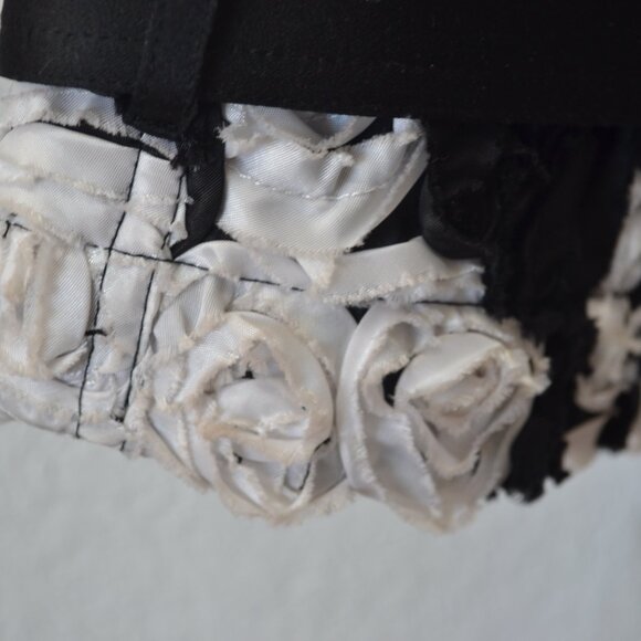 Samuel Dong 3D Floral Black and White Coat Large - Picture 8 of 16